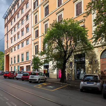 The Rent - Spacious One-bedroom Near Colosseum Rom